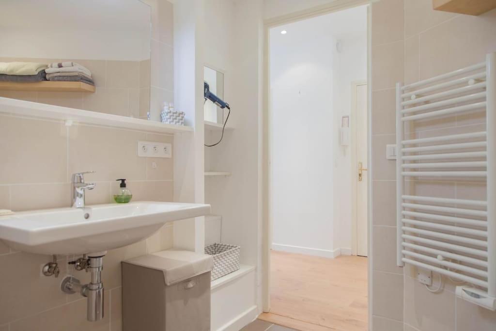 #28 1 Bdr Flat Ac Balcony Hper Central 10Mins To Beach & Old Town Nice Eksteriør bilde