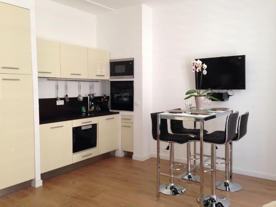 #28 1 Bdr Flat Ac Balcony Hper Central 10Mins To Beach & Old Town Nice Eksteriør bilde